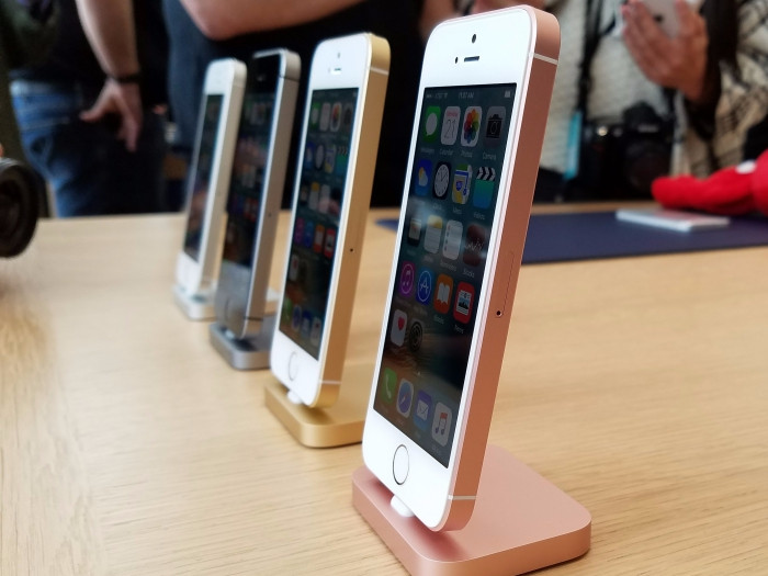 Thời lượng pin iPhone SE tốt hơn cả iPhone 6S và Galaxy S7