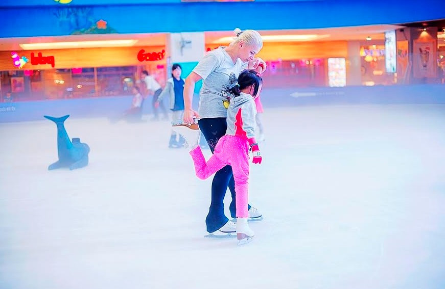 Huấn luyện viên nước ngoài tận tình huấn luyện các học viên