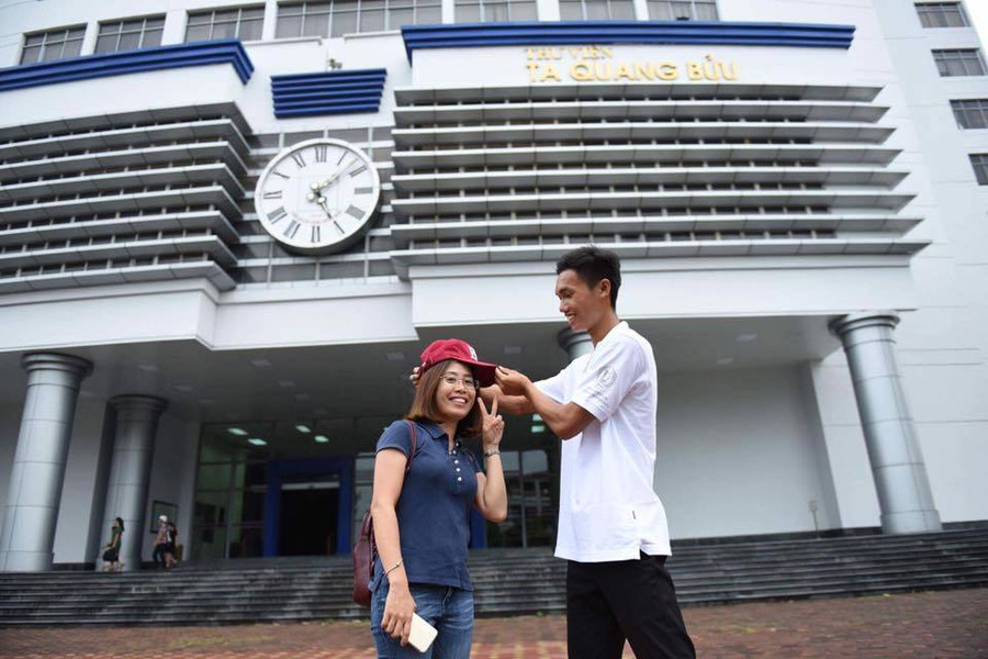 Thủ khoa Lưu Văn Hiện là tân sinh viên Trường Đại học Bách Khoa Hà Nội Thủ khoa Lưu Văn Hiện là tân sinh viên Trường Đại học Bách Khoa Hà Nội