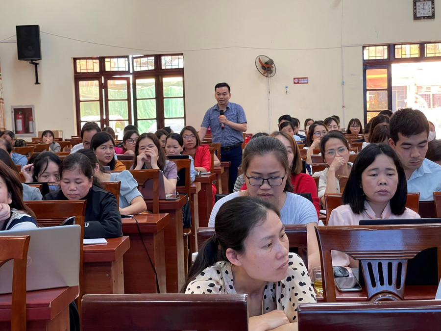 Đợt tập huấn lần 2 có 152 giáo viên tham dự lớp bồi dưỡng ôn thi tốt nghiệp môn Toán.