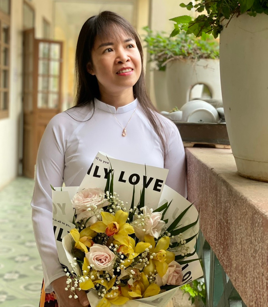 Cô Nguyễn Thị Lư, giáo viên dạy môn Giáo dục công dân, Trường THPT Hoàng Văn Thụ. Ảnh NVCC.