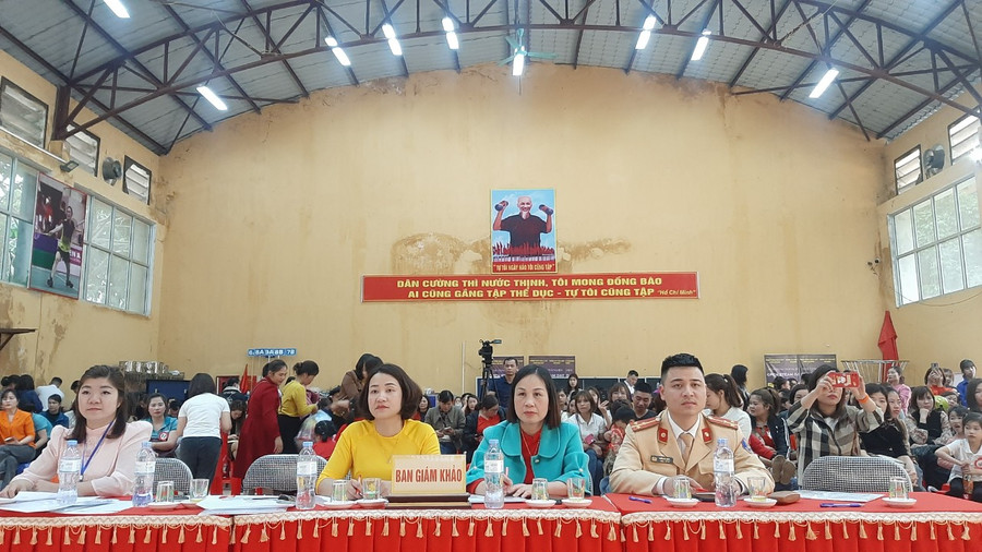 Hội đồng ban giám khảo.