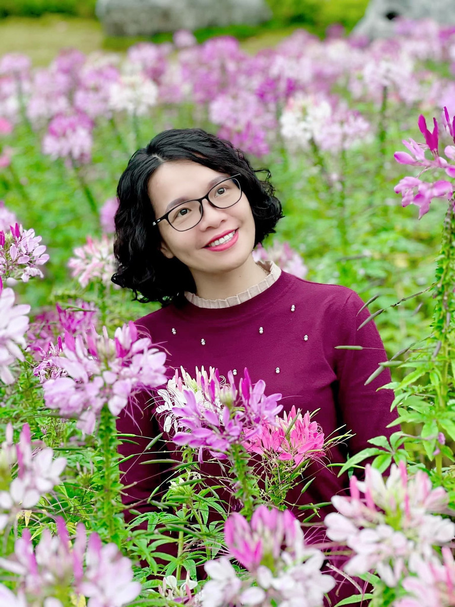 Cô Khánh Xuân luôn tạo không gian thoải mái cho học sinh của mình học tập. Ảnh NVCC.