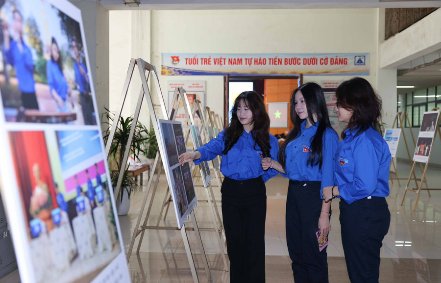 Tuổi trẻ Trường THPT chuyên Hà Nội - Amsterdam tổ chức nhiều hoạt động ý nghĩa trong Tháng thanh niên.