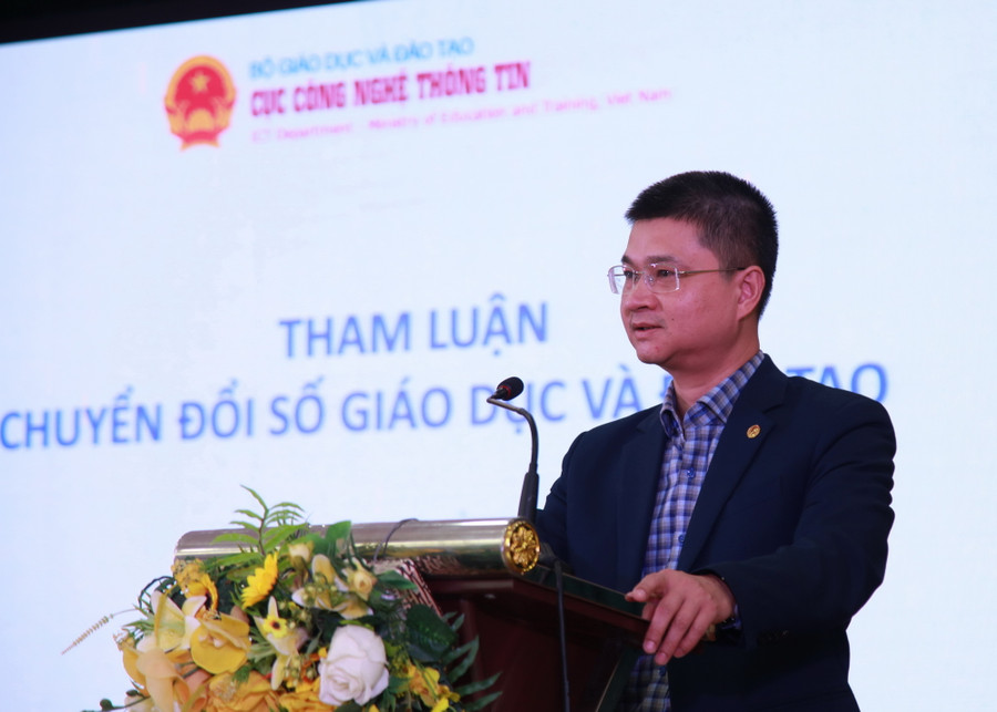 Ông Tô Hồng Nam trình bày tham luận tại hội thảo. Ông Tô Hồng Nam trình bày tham luận tại hội thảo.