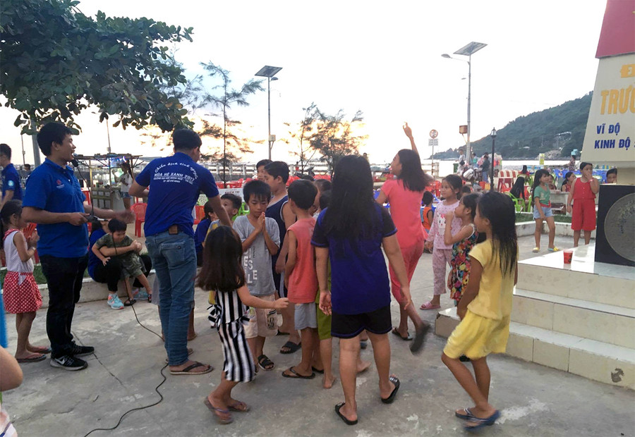 Tổ chức đêm hội trăng rằm cho thiếu nhi tại đảo Tổ chức đêm hội trăng rằm cho thiếu nhi tại đảo