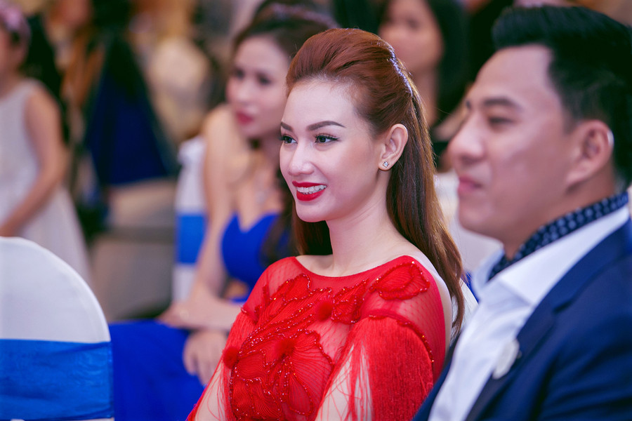 MC Quỳnh Chi góp mặt trong sự kiện MC Quỳnh Chi góp mặt trong sự kiện