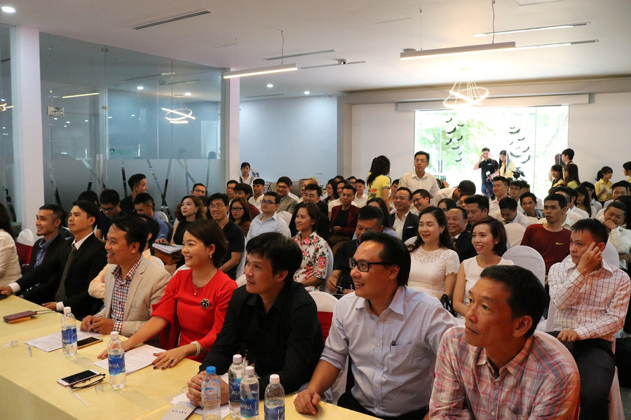 Quang cảnh hội trường diễn ra cuộc thi