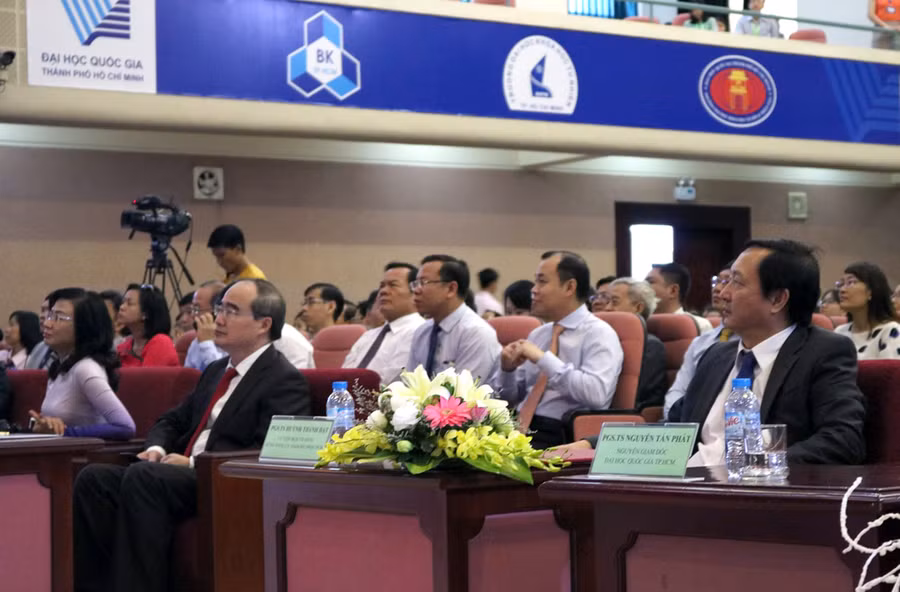 Hội trường buỗi lễ khai khóa