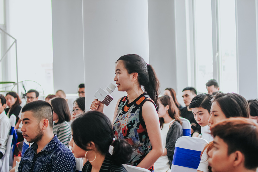 Power Talk tháng 09 đã thu hút nhiều bạn trẻ đam mê thời trang đến để lắng nghe và đặt câu hỏi với các vị diễn giả Power Talk tháng 09 đã thu hút nhiều bạn trẻ đam mê thời trang đến để lắng nghe và đặt câu hỏi với các vị diễn giả