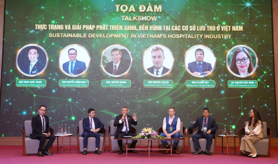 Các chuyên gia, nhà quản lý chia sẻ tại hội thảo. Các chuyên gia, nhà quản lý chia sẻ tại hội thảo.