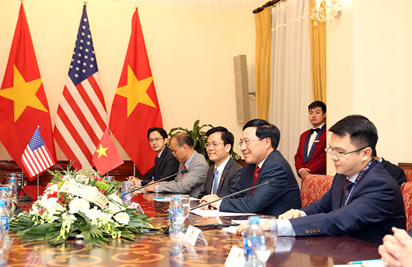 Phó Thủ tướng, Bộ trưởng Ngoại giao Phạm Bình Minh và các đại biểu Việt Nam tham dự hội đàm. Ảnh: VGP