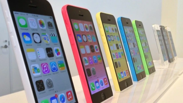 iPhone 5C ế, chất đống trong kho nhà sản xuất