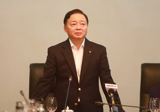 Bộ trưởng Trần Hồng Hà đề nghị các Bộ, ngành địa phương thực hiện ngay các giải pháp cấp bách để cải thiện chất lượng không khí. Ảnh: VGP/Thu Cúc