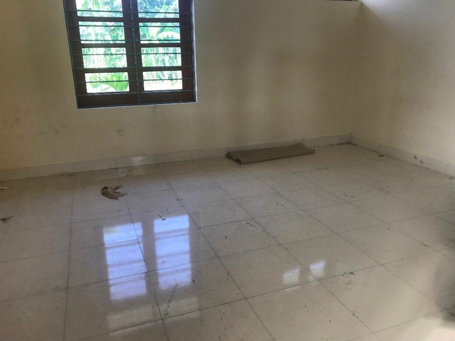 Bên trong một số phòng trống không.