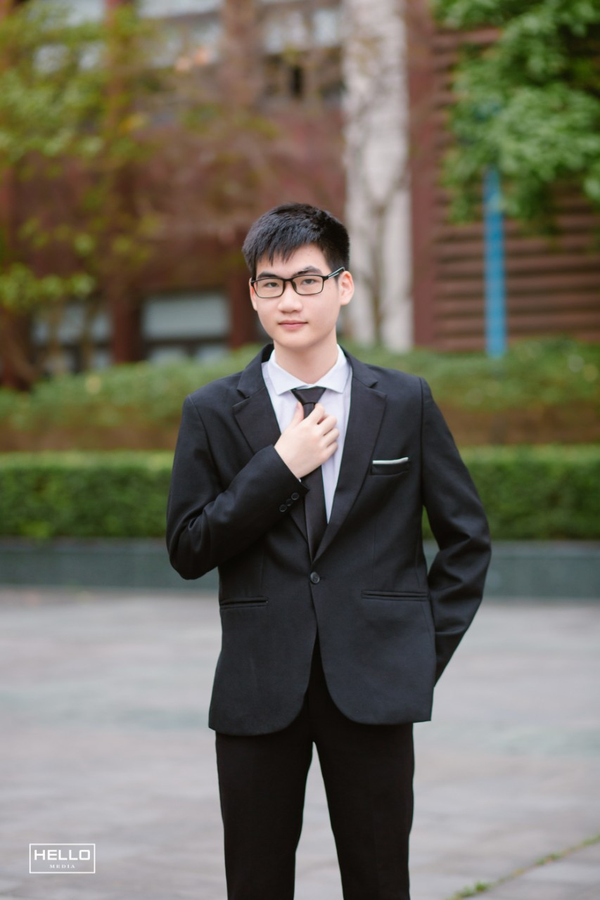 Nguyễn Tuấn Phong cựu học sinh Trường THPT Chuyên Bắc Ninh. Nguyễn Tuấn Phong cựu học sinh Trường THPT Chuyên Bắc Ninh.