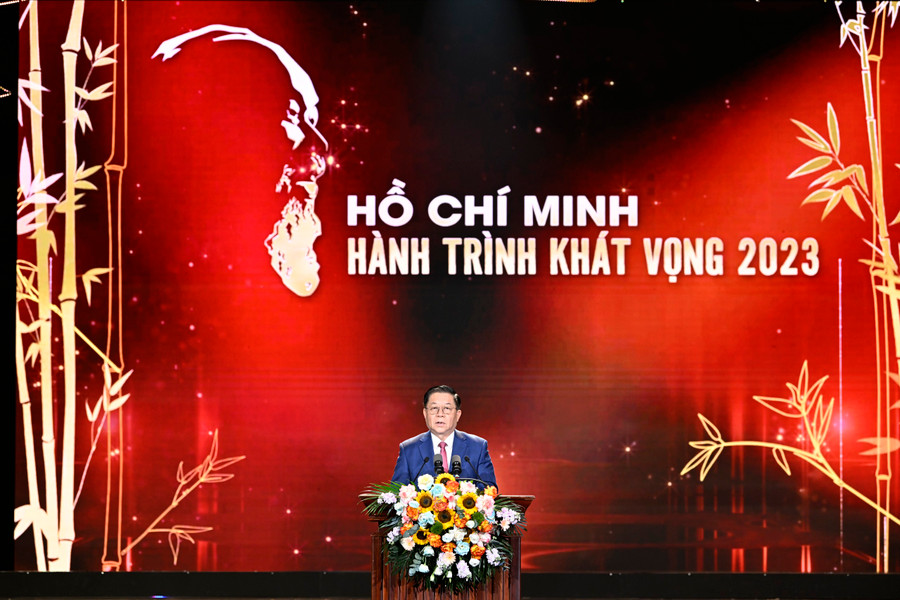 Trưởng Ban Tuyên giáo Trung ương Nguyễn Trọng Nghĩa phát biểu.