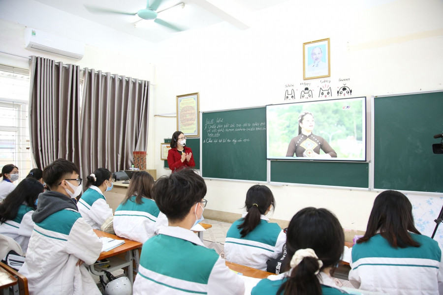 Giờ học môn Lịch sử của cô Hường.