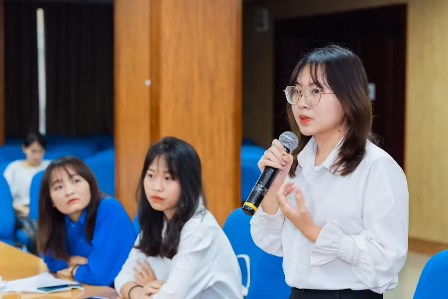 Ba nữ thủ khoa khối C, D03, B năm 2021.