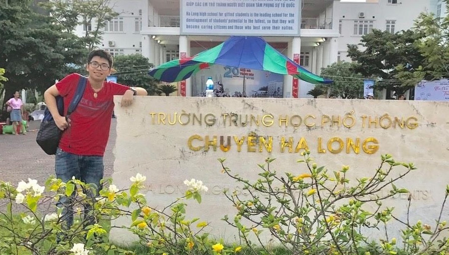 Tân thủ khoa Nguyễn Việt Dũng - cựu học sinh Trường THPT chuyên Hạ Long. Ảnh NVCC. Tân thủ khoa Nguyễn Việt Dũng - cựu học sinh Trường THPT chuyên Hạ Long. Ảnh NVCC.