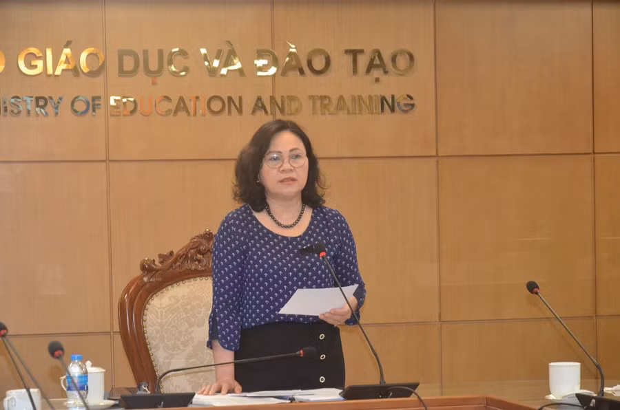 Thứ trưởng Bộ Giáo dục và Đào tạo Ngô Thị Minh phát biểu. Ảnh Ngô Chuyên.