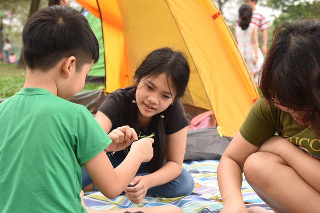 Nguyệt Linh tham gia hoạt động trải nghiệm để có kiến thức bảo vệ môi trường