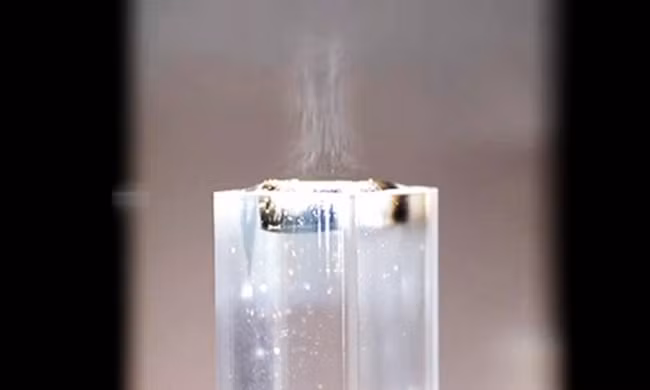 Thiết bị lọc nước bẩn thành nước uống bằng năng lượng Mặt Trời