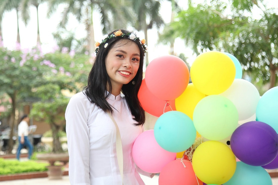 Nguyễn Thị Trà My- Thủ khoa khối D01 tại kì thi THPT quốc gia 2019 Nguyễn Thị Trà My- Thủ khoa khối D01 tại kì thi THPT quốc gia 2019