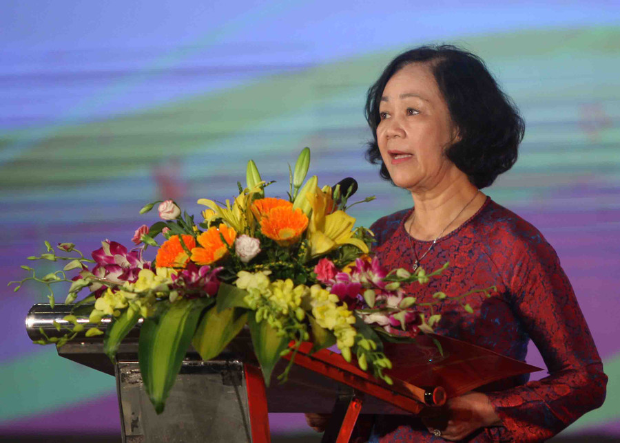 Bà Trương Thị Mai phát biểu tại buổi lễ Bà Trương Thị Mai phát biểu tại buổi lễ