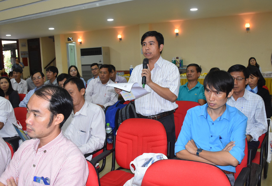 Một đại diện trường THPT đặt câu hỏi với ban tổ chức Một đại diện trường THPT đặt câu hỏi với ban tổ chức