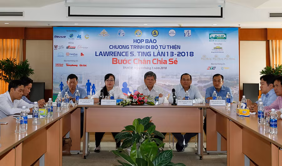 Đại diện Ban tổ chức chủ trí buổi họp báo