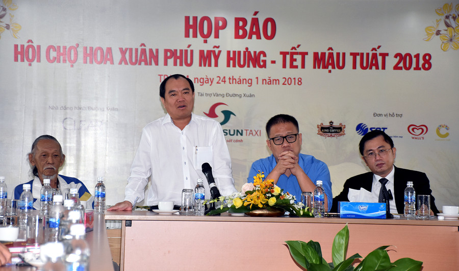 Ông Lê Văn Thành – Phó Chủ tịch UBND Q.7 chia sẻ: “Quận 7 sẽ tiếp tục đồng hành cùng Phú Mỹ Hưng và Nhà tài trợ để phát triển Hội hoa xuân Phú Mỹ Hưng thành một trong những Hội hoa xuân truyền thống, có quy mô lớn trên địa bàn TPHCM, là điểm đến văn hóa để Q.7 giới thiệu với du khách trong và ngoài nước”