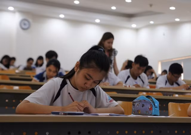 Thí sinh tham dự kì thi Kiểm tra năng lực 2017 do HCMIU tổ chức