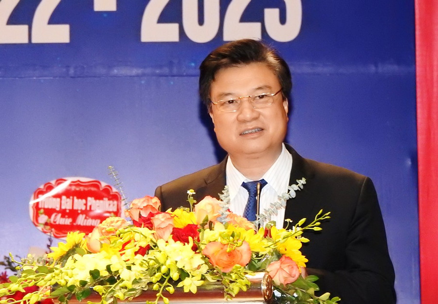 Thứ trưởng Nguyễn Hữu Độ phát biểu tại lễ khai mạc. Ảnh: Minh Cương