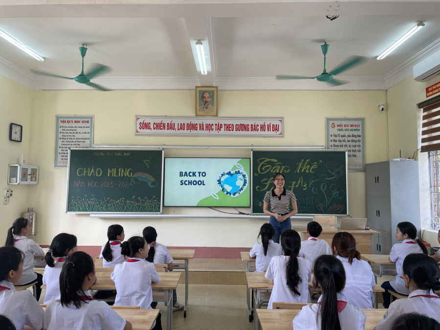 Cô và trò Trường THCS Thống Nhất (TP Cẩm Phả) quyết tâm dạy tốt, học tốt. Cô và trò Trường THCS Thống Nhất (TP Cẩm Phả) quyết tâm dạy tốt, học tốt.