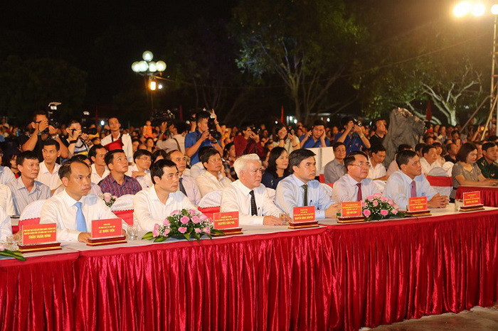 Các đại biểu dự buổi lễ