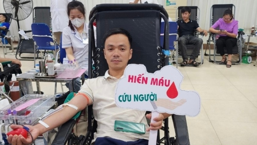 Thầy Thiệp là một trong những giáo viên tham gia tích cực hoạt động xã hội. Ảnh NVCC.