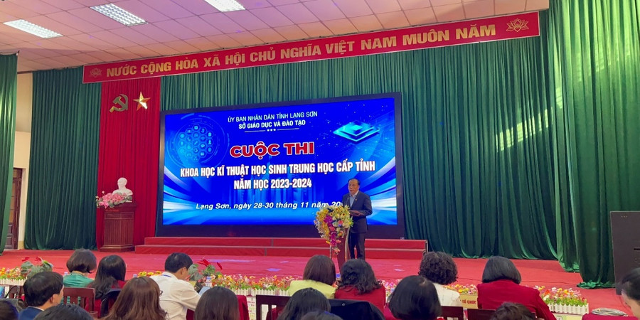 Ông Hoàng Quốc Tuấn, Giám đốc Sở GD&ĐT Lạng Sơn phát biểu. Ông Hoàng Quốc Tuấn, Giám đốc Sở GD&ĐT Lạng Sơn phát biểu.