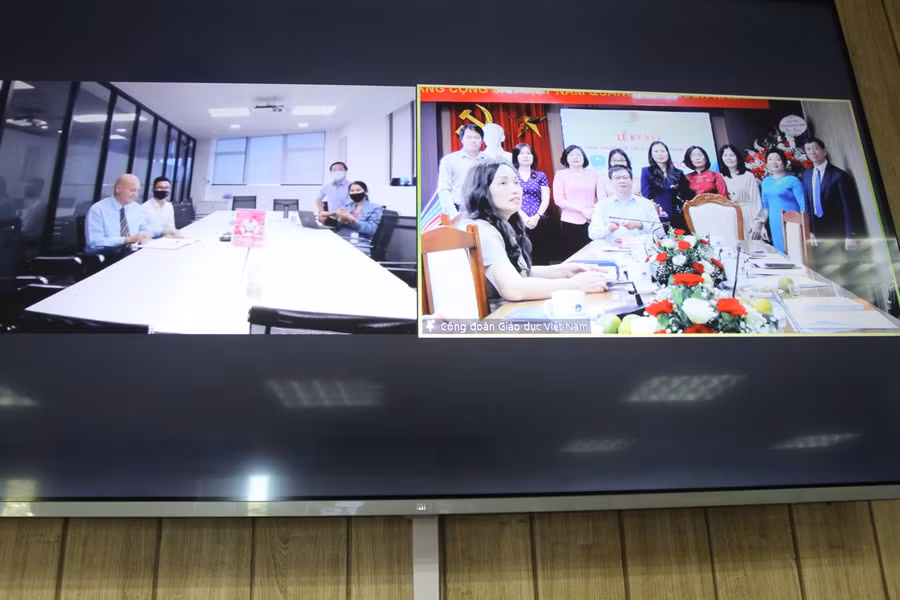 Lễ ký kết được truyền trực tiếp đến một số điểm cầu.