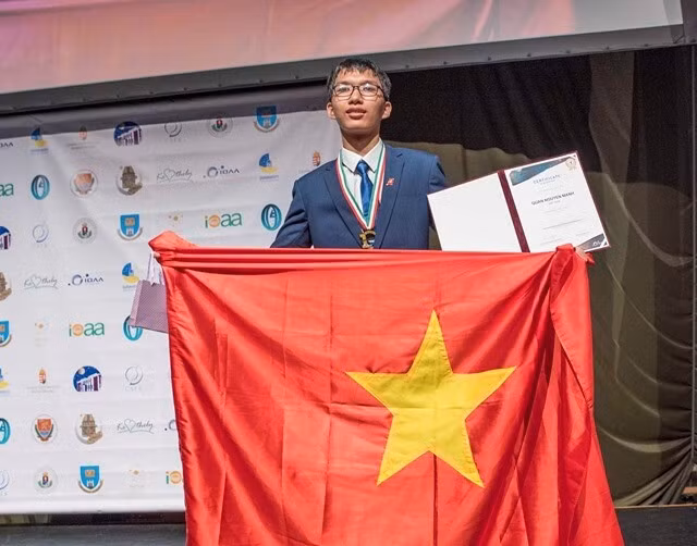 Nguyễn Mạnh Quân giành huy chương vàng tại cuộc thi Olympic quốc tế Thiên văn học và Vật lý thiên văn