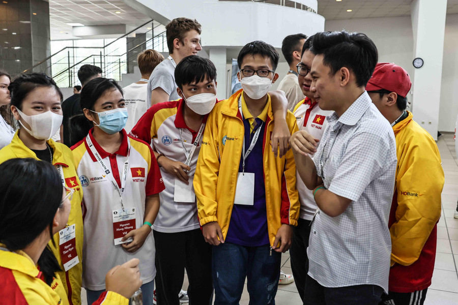 Hồng Nhung cùng các bạn tham dự Giải Vô địch Cờ vua thanh niên thế giới 2022 Hồng Nhung cùng các bạn tham dự Giải Vô địch Cờ vua thanh niên thế giới 2022