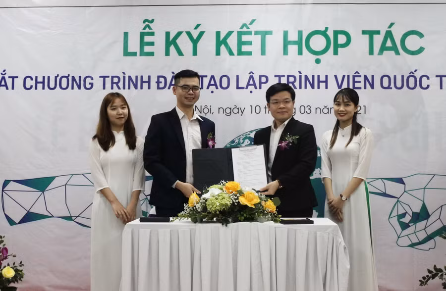 Ký kết hợp tác giữa Bachkhoa-Aptech và các đơn vị doanh nghiệp đồng hành