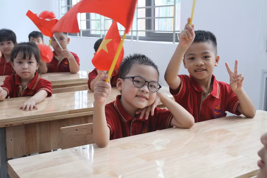 Cơ sở vật chất trường lớp được đầu tư đồng bộ, hiện đại.