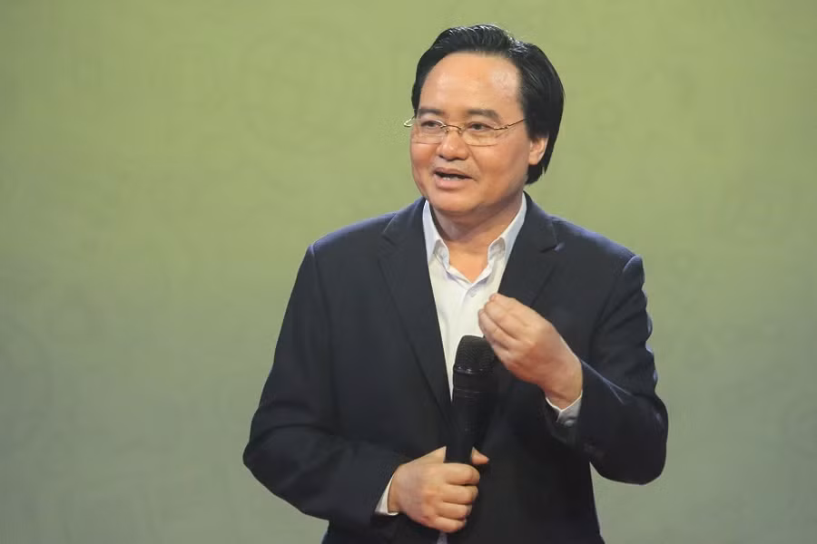 Bộ trưởng Phùng Xuân Nhạ chia sẻ tại đêm gala. Bộ trưởng Phùng Xuân Nhạ chia sẻ tại đêm gala.