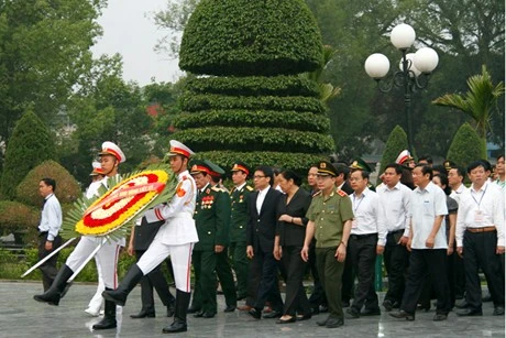 Tổng duyệt lễ dâng hương tưởng niệm các anh hùng liệt sĩ tại Nghĩa trang Liệt sĩ Đồi A1