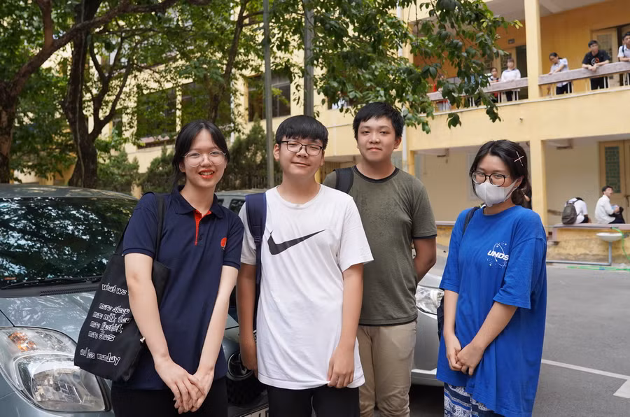 Học sinh thi vào lớp 10 Trường THPT chuyên Khoa học Tự nhiên năm 2020.