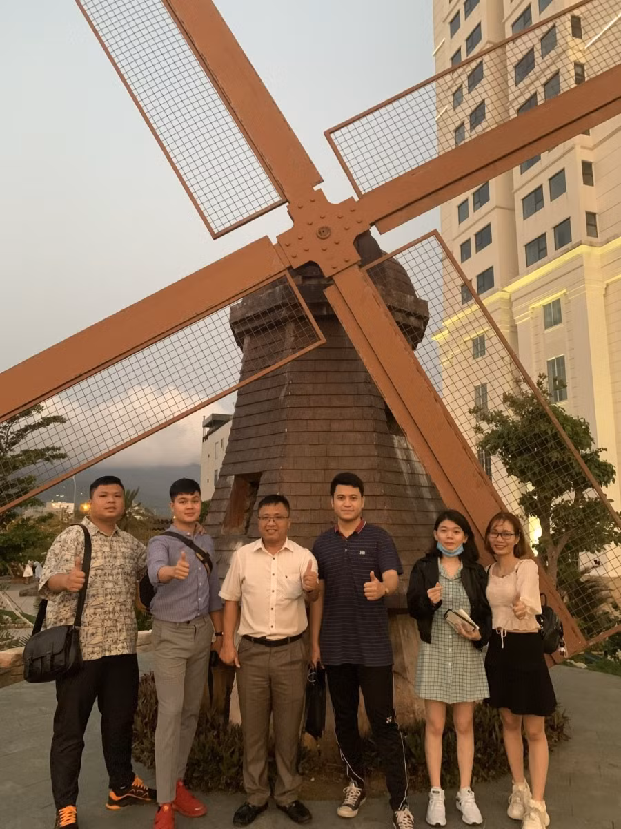 Đỗ Hoàng Khôi Nguyên và nhóm nghiên cứu.