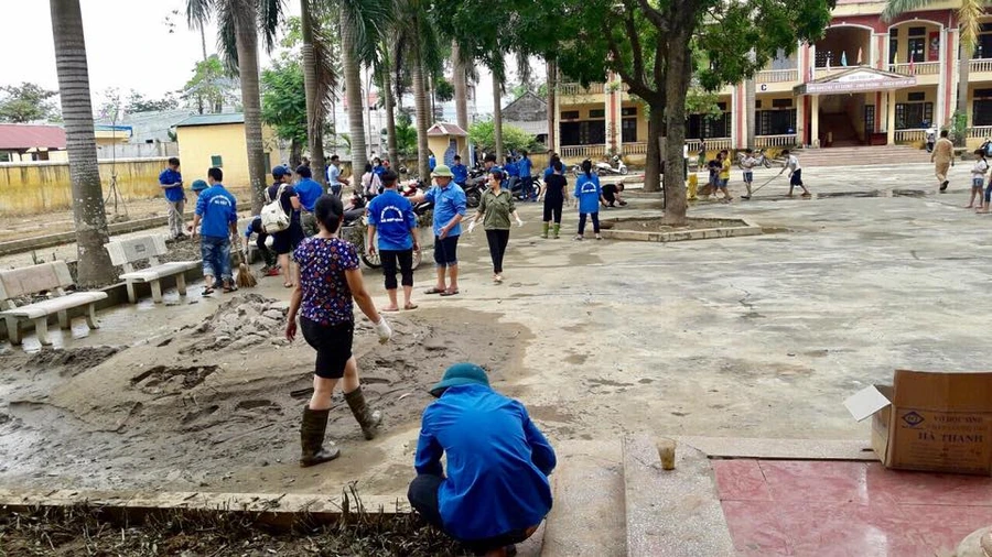 Nước lũ đã rút hết, học sinh vùng lũ Nam Phương Tiến đã có thể tựu trường