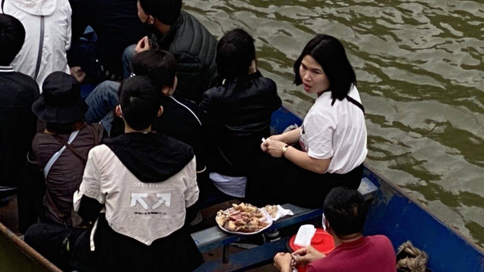 Chùa Hương mở cửa trở lại, nhiều khách đi đò đêm vì sợ chen lấn ảnh 1 Chùa Hương mở cửa trở lại, nhiều khách đi đò đêm vì sợ chen lấn 2