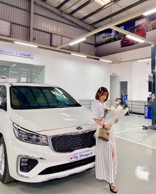 Chiếc xế hộp của Vy Pumpe có giá khoảng 1 - 1,5 tỉ đồng.